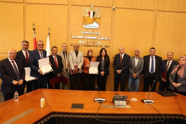 وزيرا الإسكان والعمل يكرمان أوائل طلاب مدرسة مياه الشرب بالمنوفية