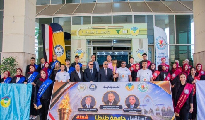 رئيس جامعة طنطا يستقبل شعلة «أسبوع شباب الجامعات».. وجولة للتعريف بمشروعات الغربية