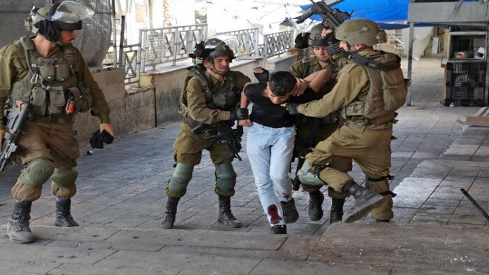 قوات الاحتلال تعتقل 30 فلسطينيًا في حملة بالضفة الغربية