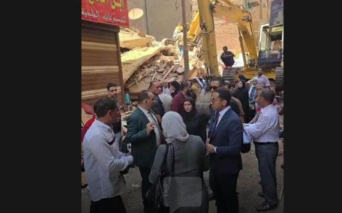 بعد مصرع 4 أشخاص.. النيابة الإدارية تباشر تحقيقاتها في حادث انهيار عقار بالغربية