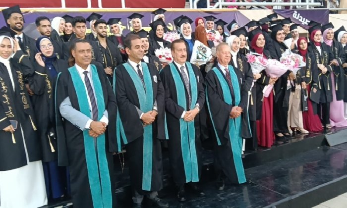 احتفالية لتخريج الدفعة الثامنة بكلية الصيدلة في جامعة بورسعيد