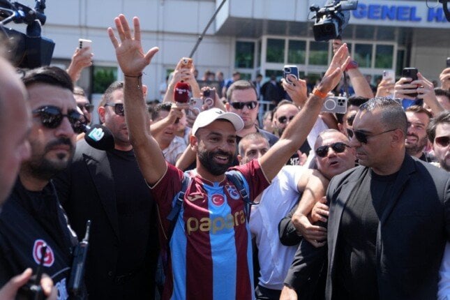 الخطوط الجوية التركية تكشف عن مفاجأة جديدة بعد انتقال محمد صلاح إلى طرابزون سبور