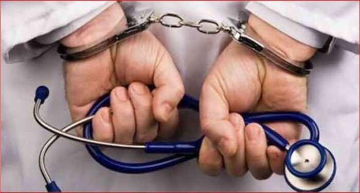 7 سنوات من التزوير.. اليوم محاكمة الطبيب المزيف المتهم بانتحال صفة أستاذ جراحات القلب