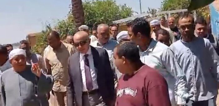محافظ الأقصر يتفقد محطة مياه الملاحة.. والعمدة معتمد طايع يتوجه بالشكر نيابة عن الأهالي