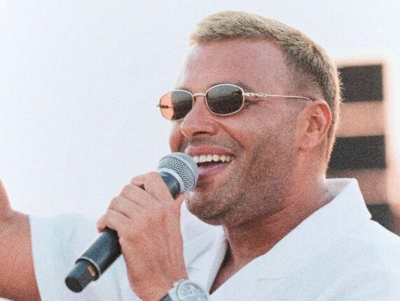 28 أغسطس.. رامي صبري يلتقي جمهوره على المسرح الروماني