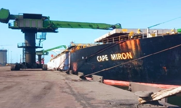 ميناء شرق بورسعيد يستقبل السفينة «CAPE MIRON» بحمولة 170 ألف طن من برادة الحديد