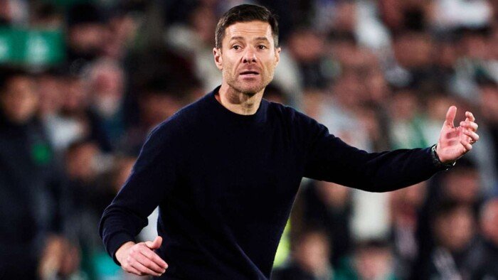 تشابي ألونسو يكشف سبب رحيله عن ريال مدريد وتأثير والده وجوارديولا على مسيرته التدريبية