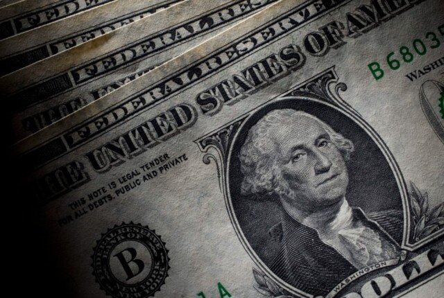 سعر الدولار بمكاتب الصرافة مساء اليوم الثلاثاء 18 أغسطس 2026