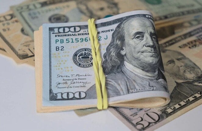 سعر الدولار اليوم مقابل الجنيه.. اعرف «العملة الخضراء» وصلت كام؟