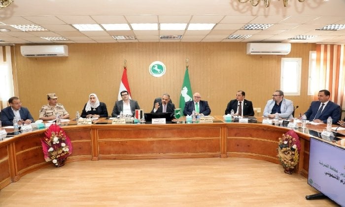 حداداً على شهداء لقمة العيش.. محافظ الشرقية يلغي الفقرات الفنية باحتفالات العيد القومي