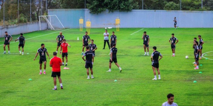الأهلي يجهز الرباعي الجديد بعد العودة من إسبانيا.. وعموتة يحدد موعد الانتظام في التدريبات