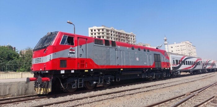 السكك الحديدية تدفع بقطار إضافي تزامنًا مع احتفالات العذراء بأسيوط