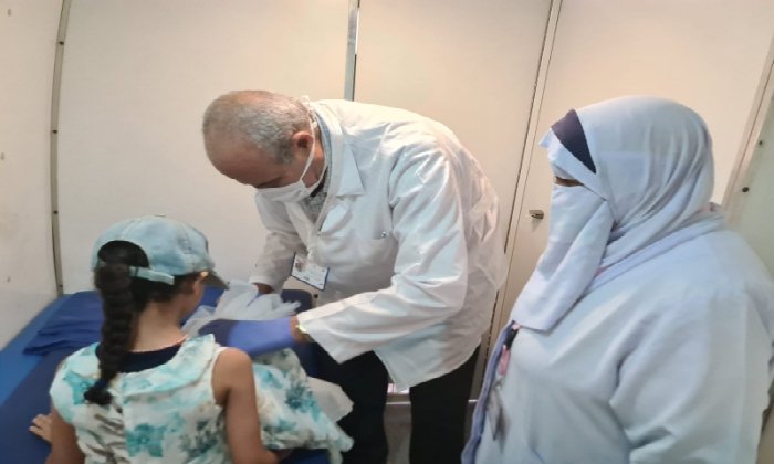 كشف وعلاج بالمجان لـ 1538 مواطنًا خلال قافلة طبية بشبراخيت في البحيرة