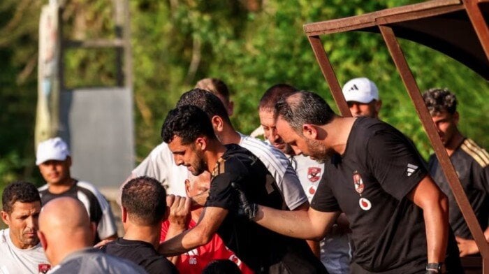 بعد إصابة بلعمري.. هل يتحرك الأهلي لضم ظهير أيسر جديد؟