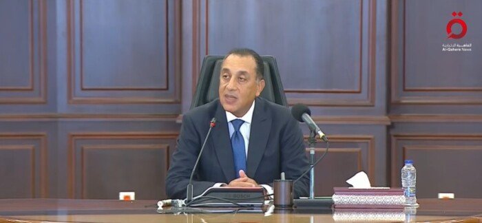مدبولي يبدأ جولة تفقدية بعدد من المشروعات الخدمية والتنموية بمطروح