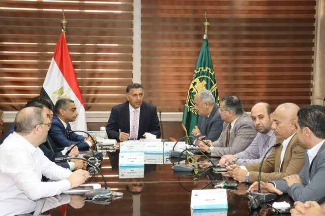 محافظ القليوبية يوجه بتفعيل جدول أسبوعي لتنظيم استقبال حالات الإسعاف بالمستشفيات