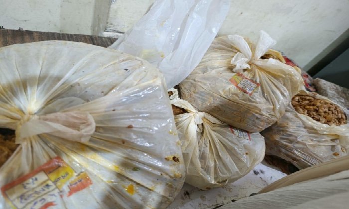 ضبط أغذية فاسدة وغير صالحة للإستهلاك الآدمي بحي الشرق ببورسعيد