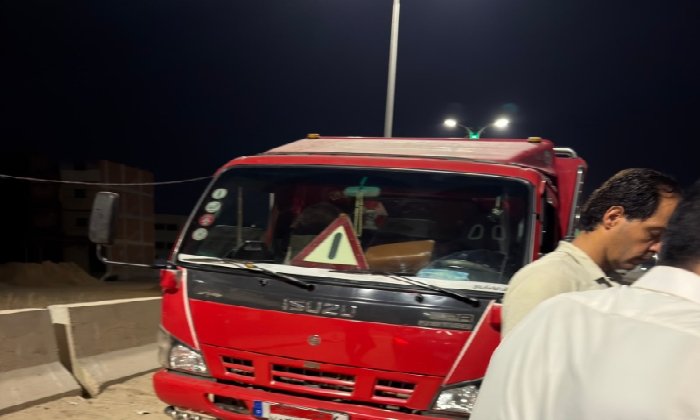 ضبط سيارة محملة بـ 5 أطنان دقيق مدعم قبل تهريبها ليلاً لأحد المناخل بكفر الدوار