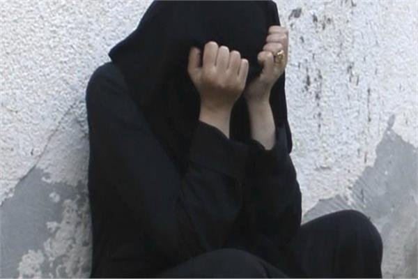 بحوزتها كمية من الآيس.. سقوط المتهمة بالاتجار بالمخدرات في الإسكندرية