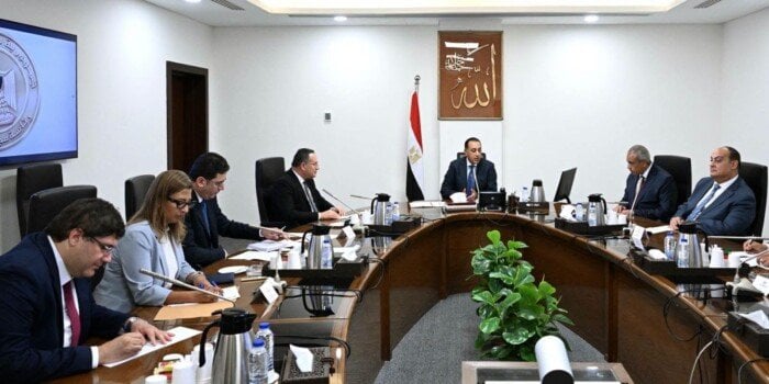 مدبولي يوجه بتطوير منظومة الطلاب الوافدين: المستهدف 30 ألف طالب بفروع الجامعات بالخارج