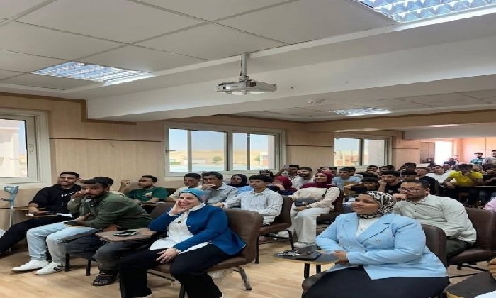 بالتسوية الودية.. «عمل إسنا» تعيد عاملاً لوظيفته وتلزم الشركة بسداد مستحقاته التأمينية