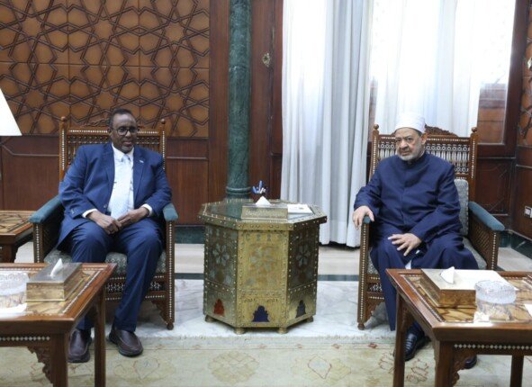 الإمام الطيب: الأزهر يوفد 59 مبعوثًا إلى الصومال لنشر المنهج الأزهري وتعزيز قيم الوسطية