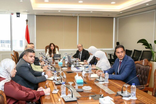 وزيرة الإسكان: مراجعة التشريعات المنظمة لقطاع البناء لتسهيل الإجراءات أمام المواطنين والمستثمرين