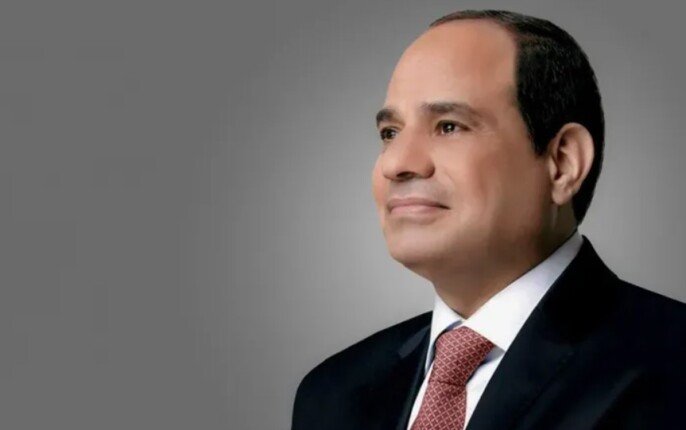 الرئيس السيسي يتابع حادث طريق الدواويس بالإسماعيلية ويوجه بتقديم الرعاية للمصابين وأسر الضحايا