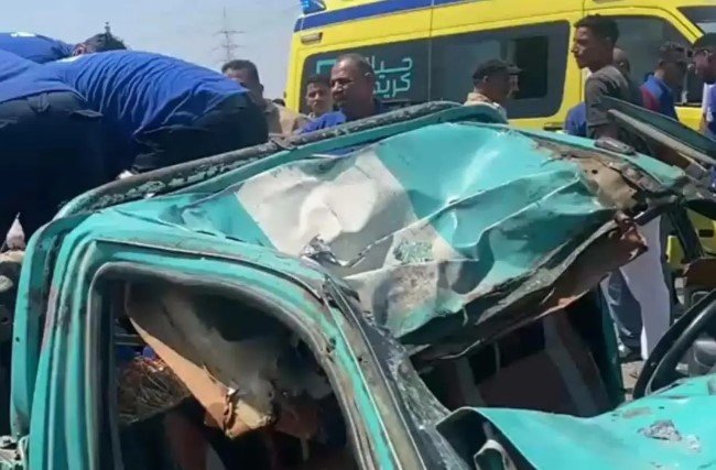 شهداء لقمة العيش.. 17 بينهم 8 أطفال حصيلة أولية لـضحايا حادث طريق الدواويس بالإسماعيلية