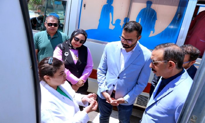 «علشان ولادنا».. محافظ سوهاج يُدشن المرحلة الأولى من حملة خدمات تنظيم الأسرة