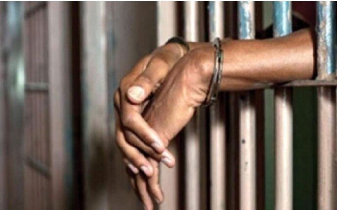 تجديد حبس عامل 15 يومًا لاتهامه بقتل زوجته طعنًا داخل مسكنهما بشبرا الخيمة