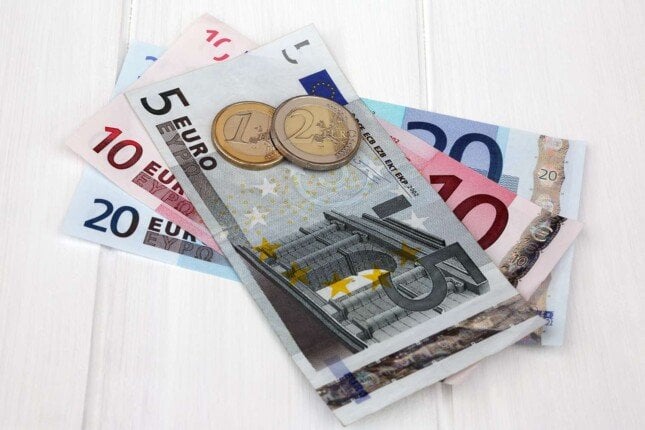سعر اليورو اليوم في البنك الأهلي المصري.. آخر تحديث