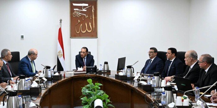 40 مليون راكب سنويا.. الحكومة تستعرض رؤيتها الاستراتيجية لمشروع مبنى الركاب «»4 بمطار القاهرة