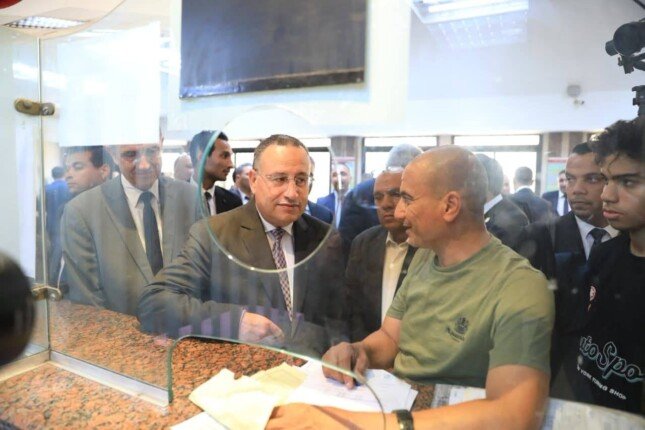 استعدادًا لفتح باب التسجيل.. وزير التعليم العالي يتفقد مكتب التنسيق الرئيسي بجامعة القاهرة