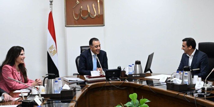 رئيس الوزراء يتابع مستجدات مشروع تطوير منطقة «علم الروم» بالساحل الشمالي