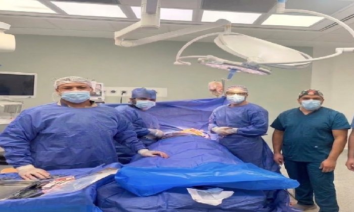 السكين اخترقت صدره.. كيف نجح فريق الطوارئ بجامعة سوهاج من إعادة مصاب إلى الحياة؟