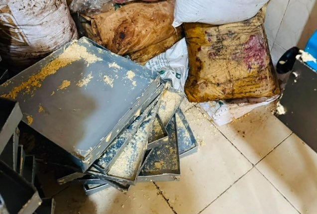ضبط طن حلاوة طحينية مجهولة المصدر داخل مصنع ببنها