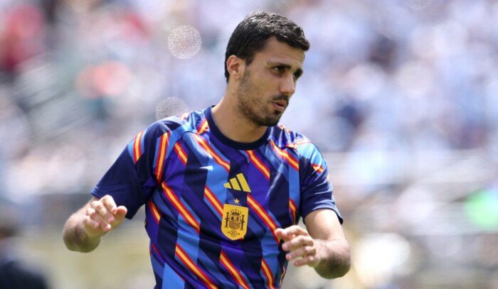 رودري بين برشلونة وريال مدريد.. قرار مفاجئ يحسم مستقبل نجم مانشستر سيتي