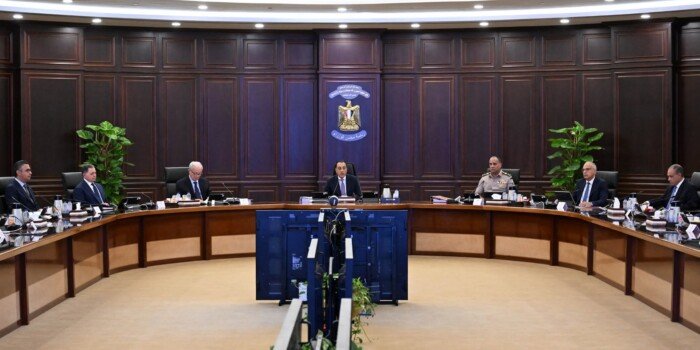 الحكومة توافق على تأسيس صندوق استثمار لإعادة هيكلة وتمويل المصانع المتعثرة