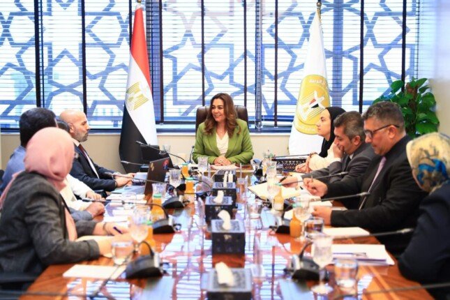 مصر توسع جهود حماية البيئة باستكمال مشروع زراعة أشجار المانجروف على سواحل البحر الأحمر