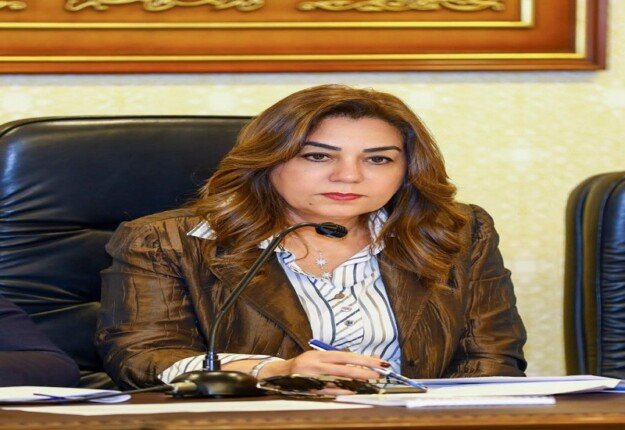 وزيرة التنمية المحلية توجه بإزالة أدوار كاملة لـ 26 عقارًا مخالفًا بمدينة رأس البر