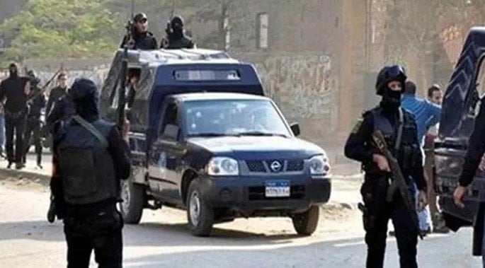 الداخلية تضبط المتهمين بمضايقة أحد الأشخاص والسخرية منه في الإسكندرية
