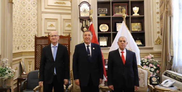 رئيس «الدستورية العليا» يهنئ رئيس محكمة النقض بتوليه منصبه الجديد