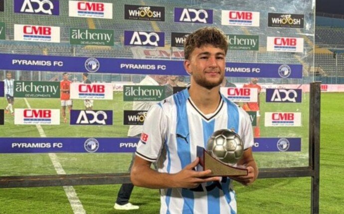 عودة فاخوري يتوج بجائزة أفضل لاعب في مباراة بيراميدز وأبو قير للأسمدة