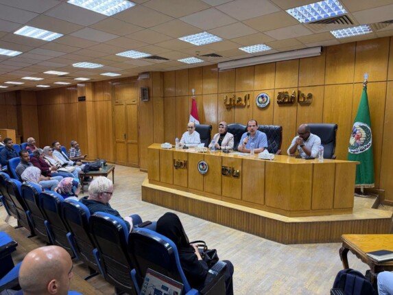 «لا تهاون مع المقصرين».. نائب وزير الصحة يشدد على الانضباط داخل مستشفيات المنيا