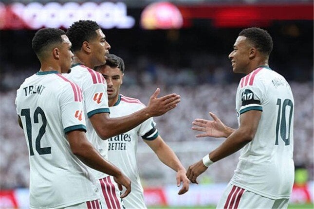 ريال مدريد ينهي الشوط الأول بثلاثية نظيفة أمام مالقا في الدوري الإسباني «فيديو»