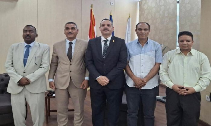 جامعة أسوان والتضامن تبحثان تفعيل التعاون ومحو أمية مستفيدي «تكافل وكرامة»