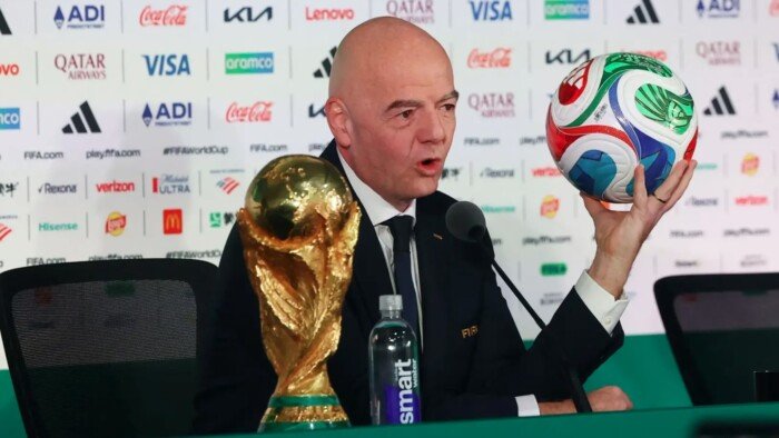 مفاجأة من العيار الثقيل.. إنفانتينو يعرض على المغرب استضافة نهائي كأس العالم 2030 بشرط واحد
