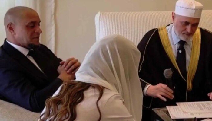 بعد زواجه من المغربية سهيلة الطاهري.. هل اعتنق روبرتو كارلوس الإسلام؟