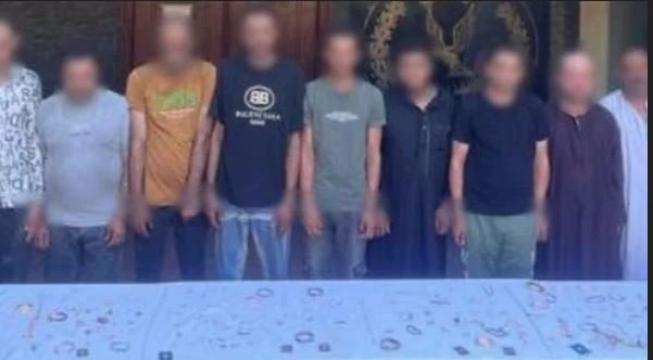 «انتحلوا صفة رجال شرطة».. القبض على عصابة سرقة «المجوهرات» بالخليفة